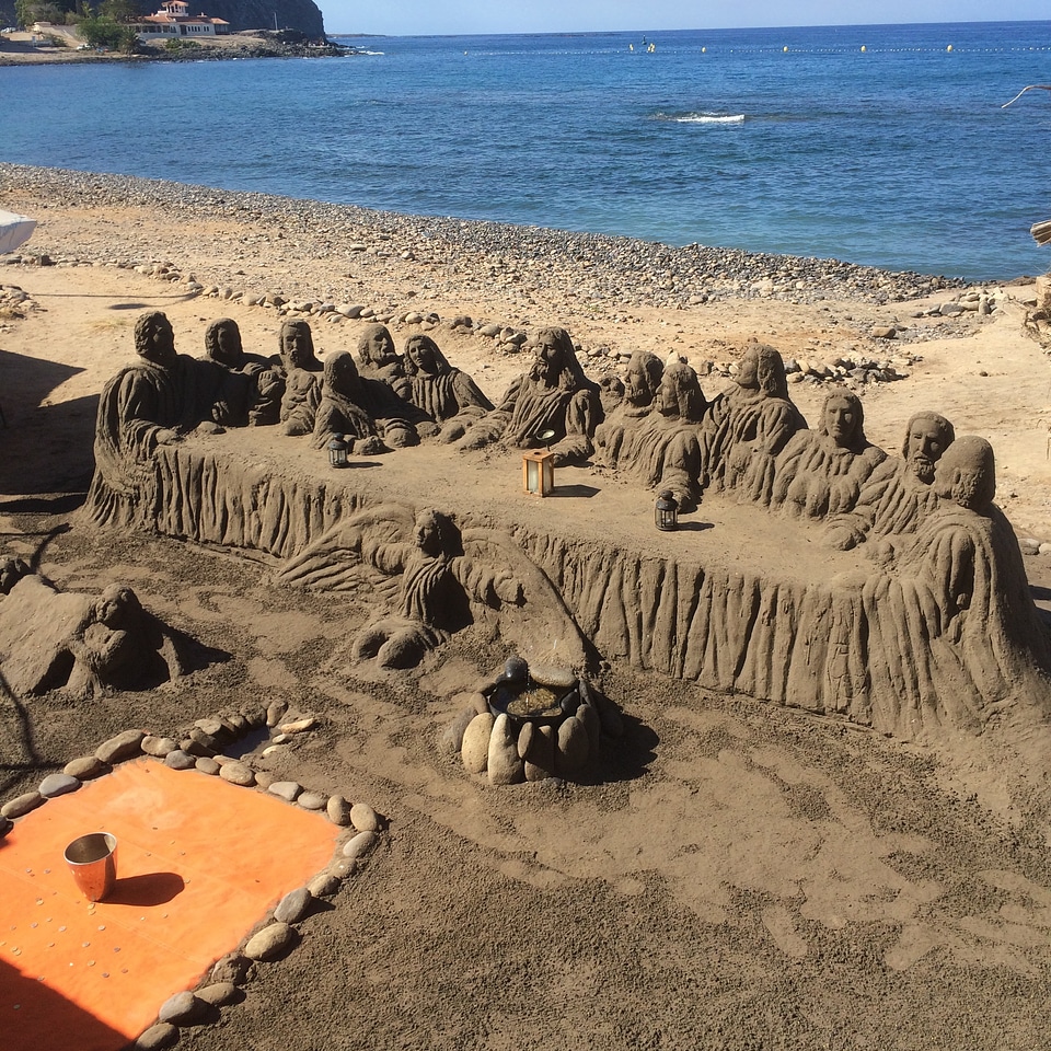 Religious sculpture sand sculpture