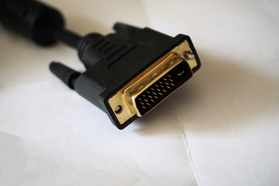 Accessories connection hardware