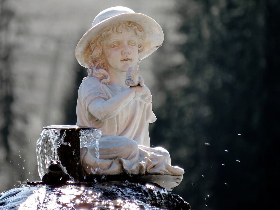 Water close up sculpture