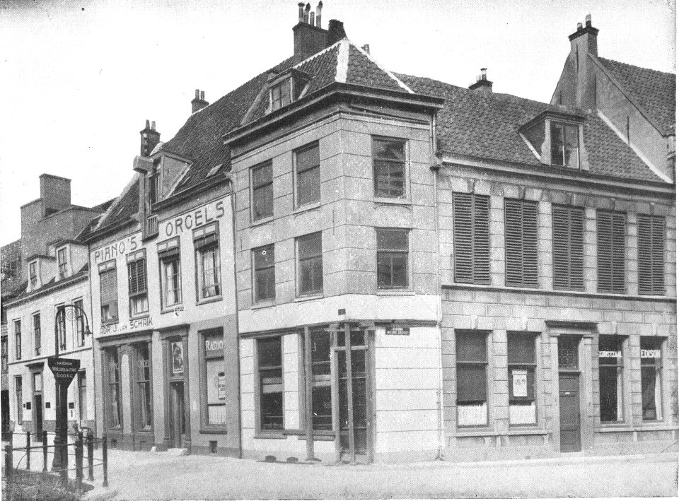 Hoek Drift - Kromme Nieuwegracht 2 - (1932)
