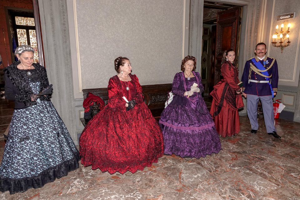 Visita a Palazzo Cisterna e Torino