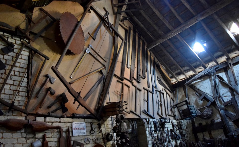 Promenade à Parfondeval et visite de son musée des outils anciens
