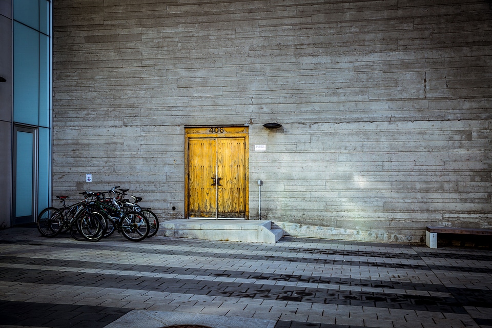 Doorway building bikes