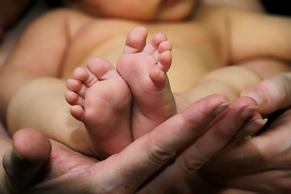 Feet newborn small child