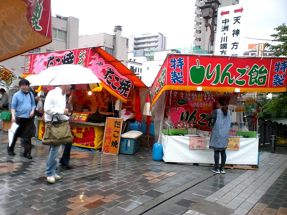 OMG dozens of food stalls everywhere