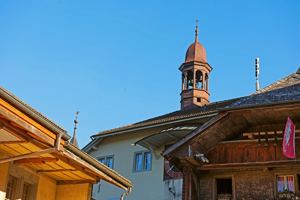 Roof housing architecture