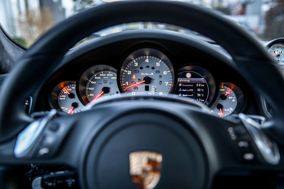 Zuffenhausen cockpit steering wheel
