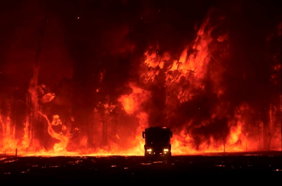 Photo from TV Dec 31 fire Australia 20% of Australian forests burned