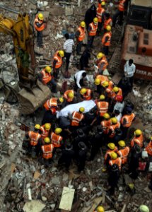 Bombay: derrumbe de un edificio