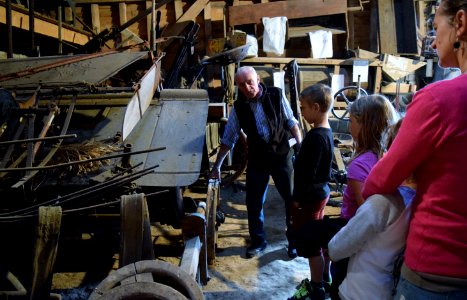 Promenade à Parfondeval et visite de son musée des outils anciens