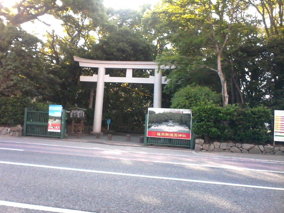 Walking around Fukuoka - toward a temple