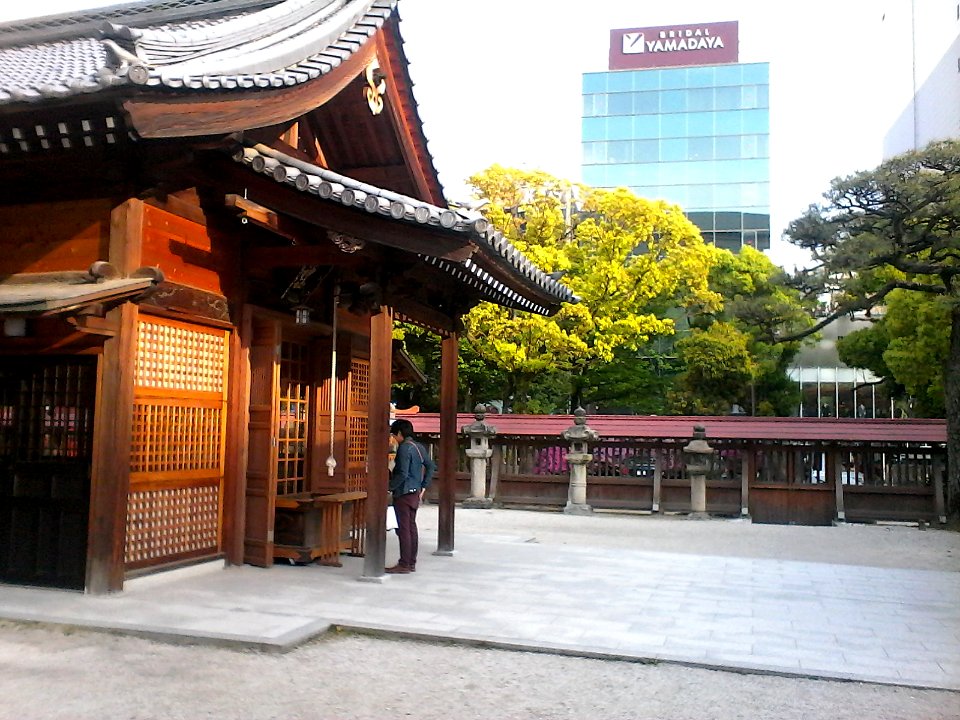 Walking around Fukuoka: Temple!