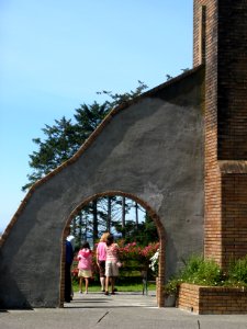 arch people-Kalaloch NPS Photo