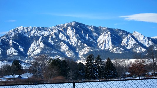 MHP USA-Boulder-Snowy-Mountains-Good