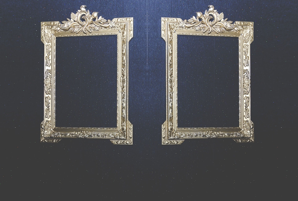 Gold decor gray portrait