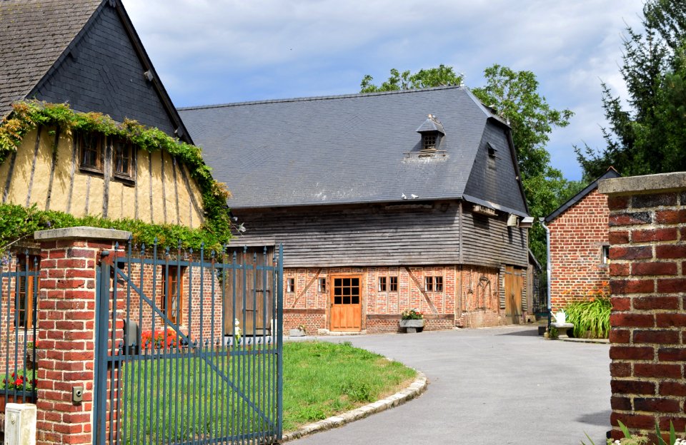 Promenade à Parfondeval et visite de son musée des outils anciens