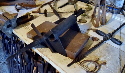 Promenade à Parfondeval et visite de son musée des outils anciens