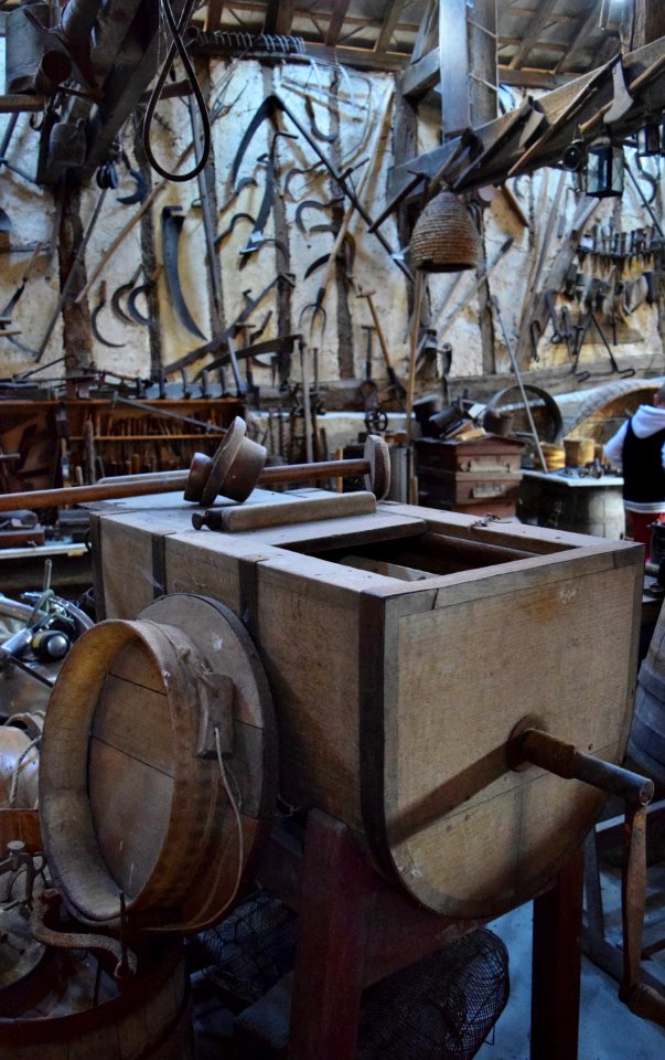 Promenade à Parfondeval et visite de son musée des outils anciens
