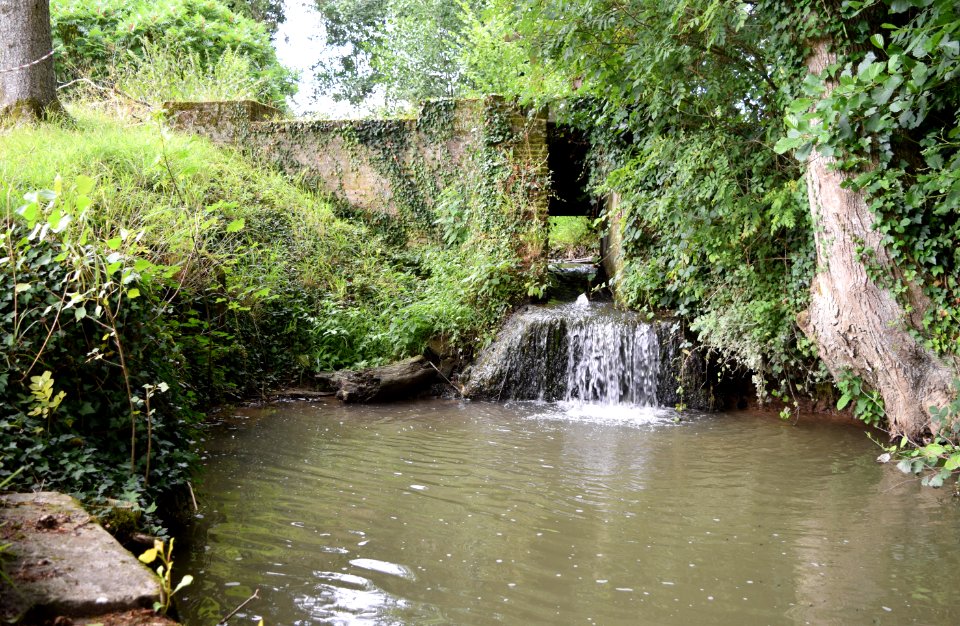 Promenade à Parfondeval et visite de son musée des outils anciens