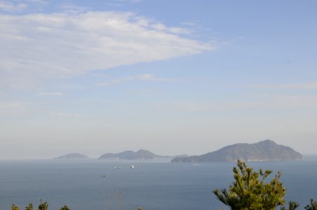弓削・久司山展望台より魚島諸島を望む