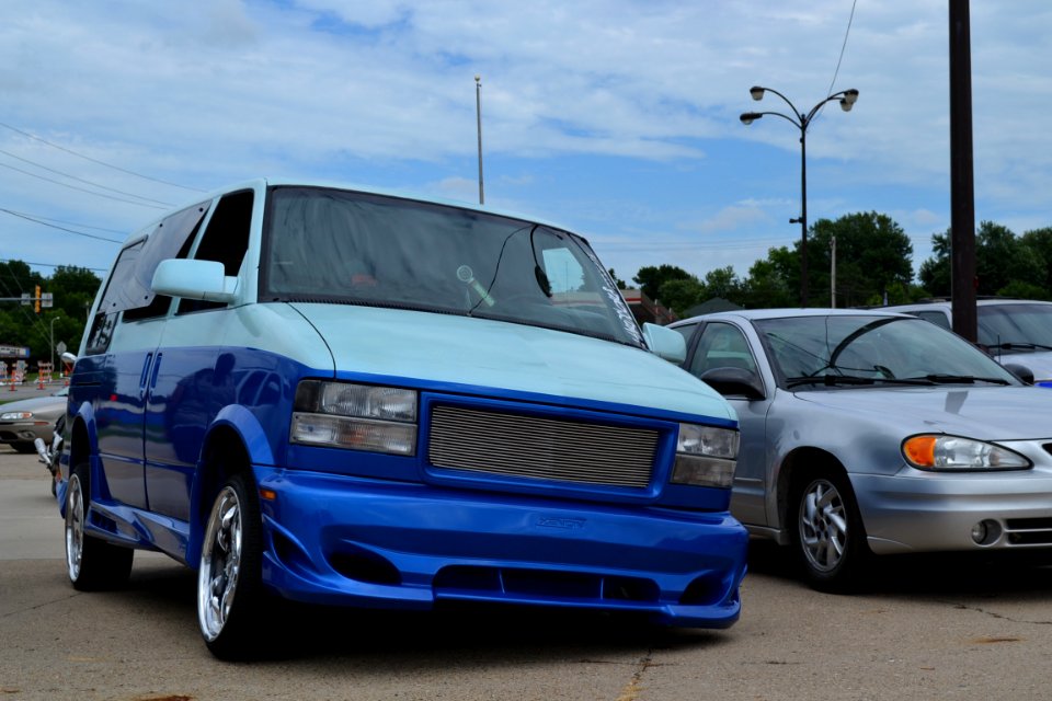Carshow/meet in Windsor Heights, Iowa