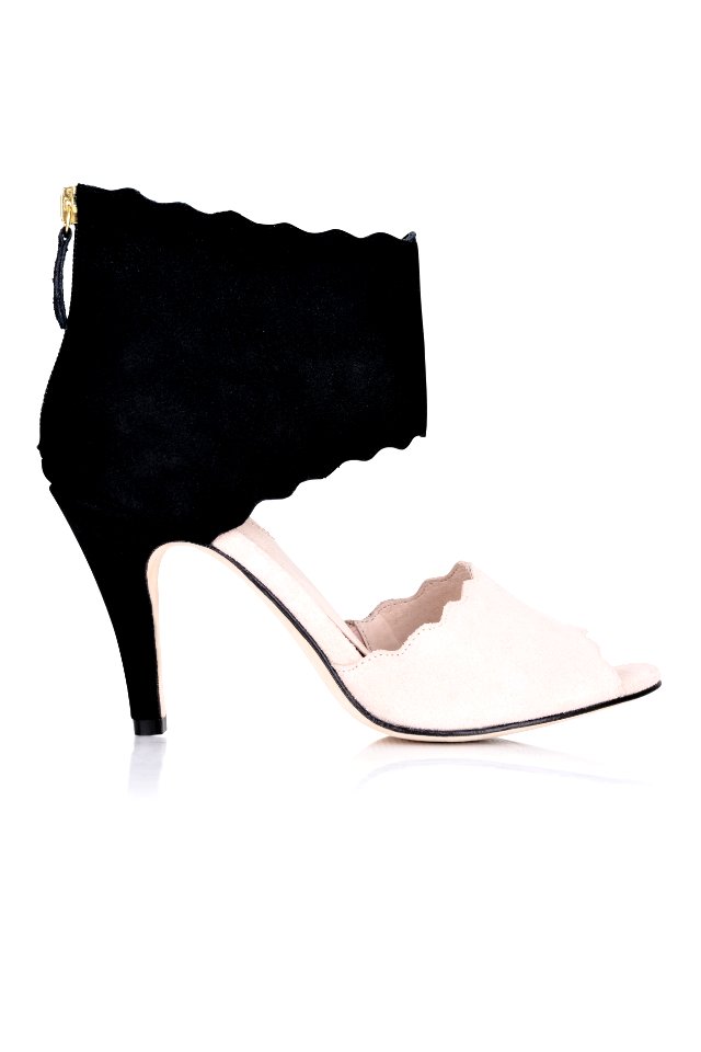 MOMENTUM BLACK WITH PINK £175