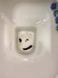 I made a cute smiling poop