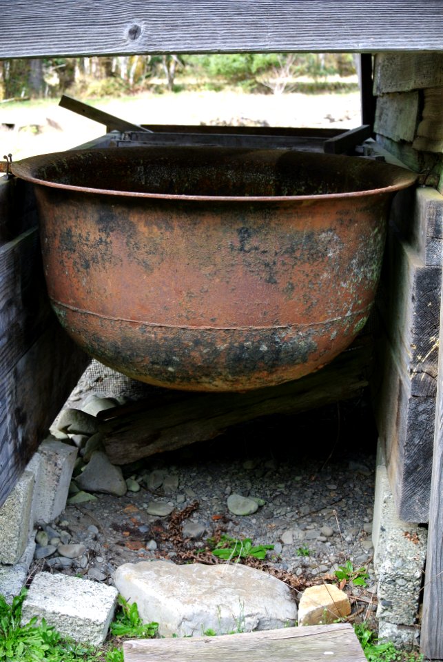 equipment tub iron kettle kestner homestead quinault historic c bubar march 05 2015