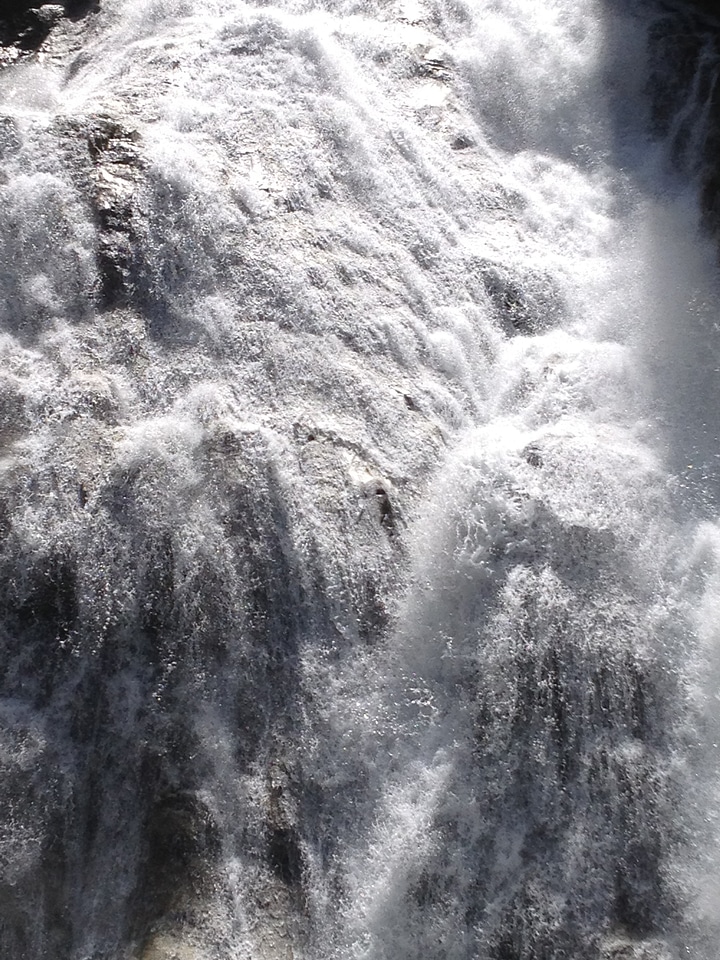 Flow waters murmur