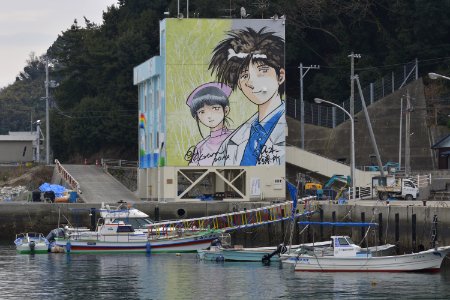 高井神公民館に描かれた「Dr.コトー診療所」のイラスト