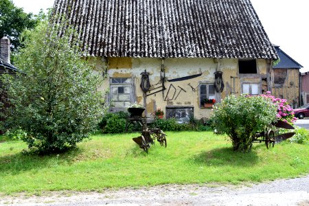 Promenade à Parfondeval et visite de son musée des outils anciens