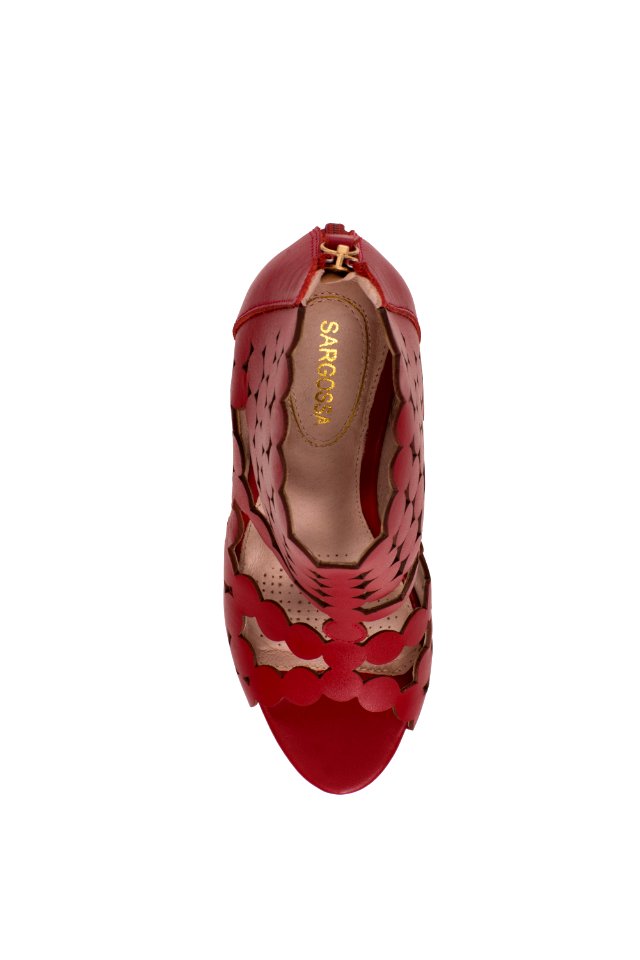 SUPREME RED £220