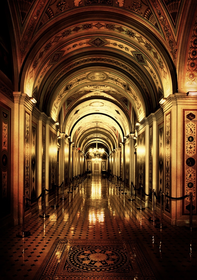 Usa inner hallway lighting