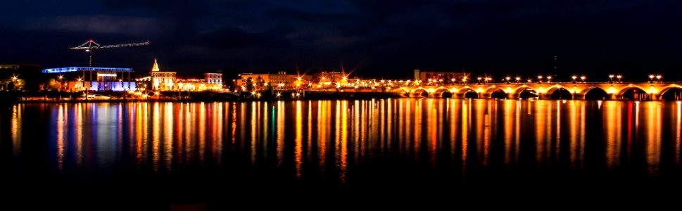 EBLOUI PAR LA NUIT (lumieres urbaines) photo