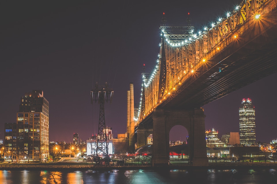 Lights bridge ropeway