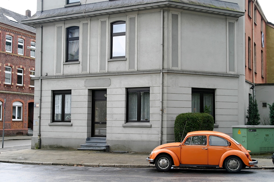 Pkw orange historic center