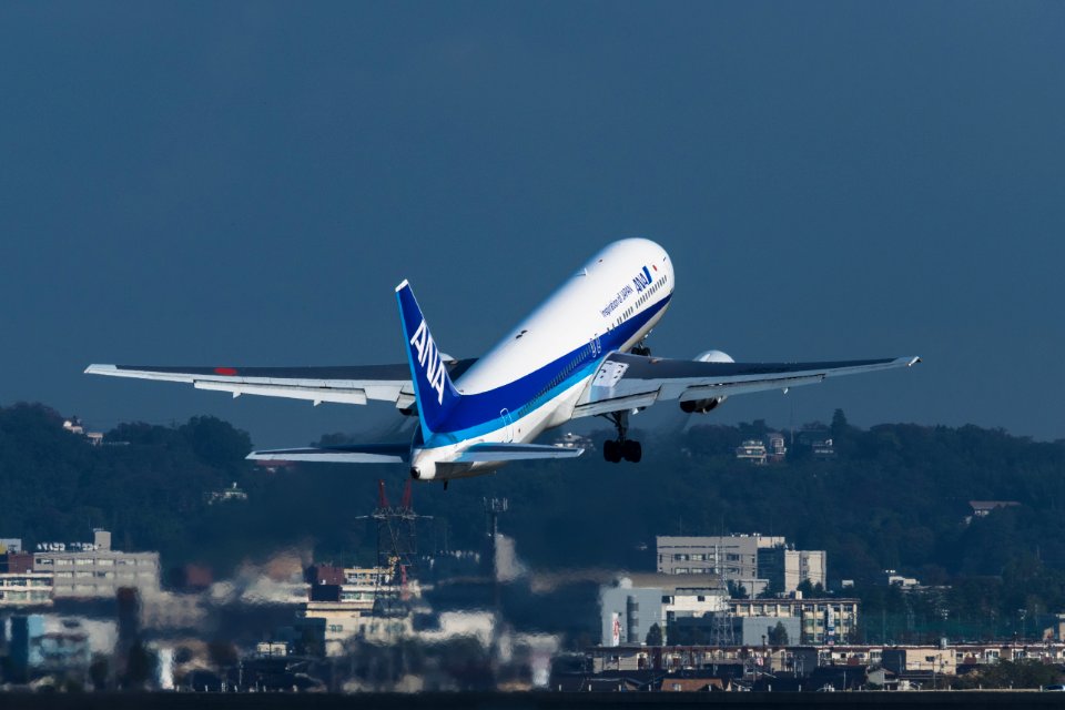 Boeing 767-381 (JA8579)