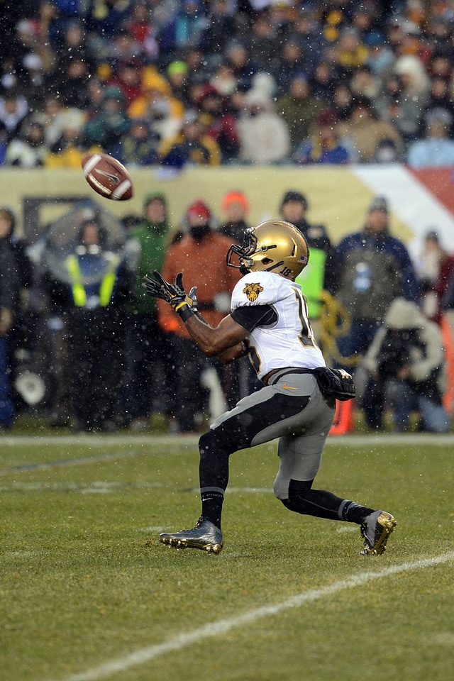 Running wideout ball