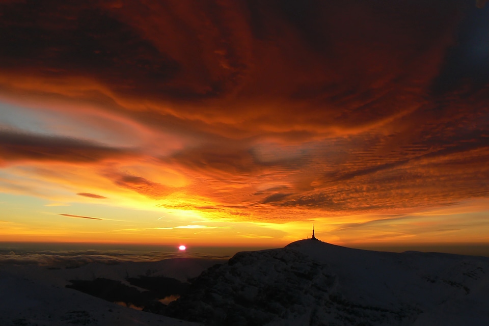 Sunrise nature structure