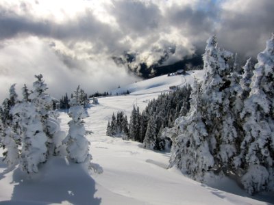 Hurricane Ridge visitorcenter building winter snow Jan 2011 NPS photo Dave Turner (1)