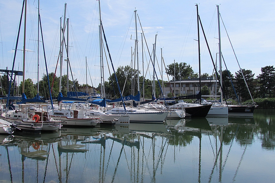 Sail masts boat masts marina