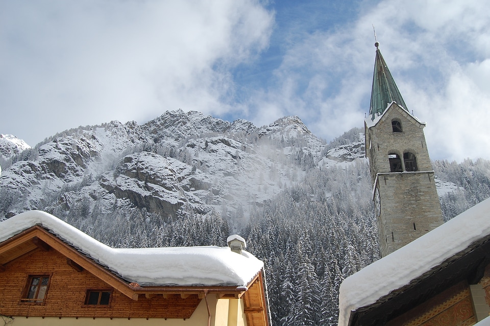 Val auction snow gressoney