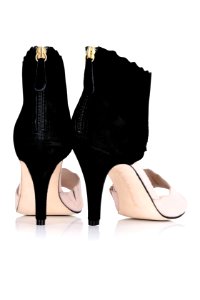 MOMENTUM BLACK WITH PINK £175