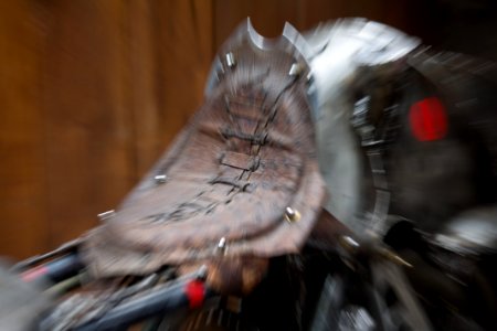 effet de zoom sur la selle de la moto