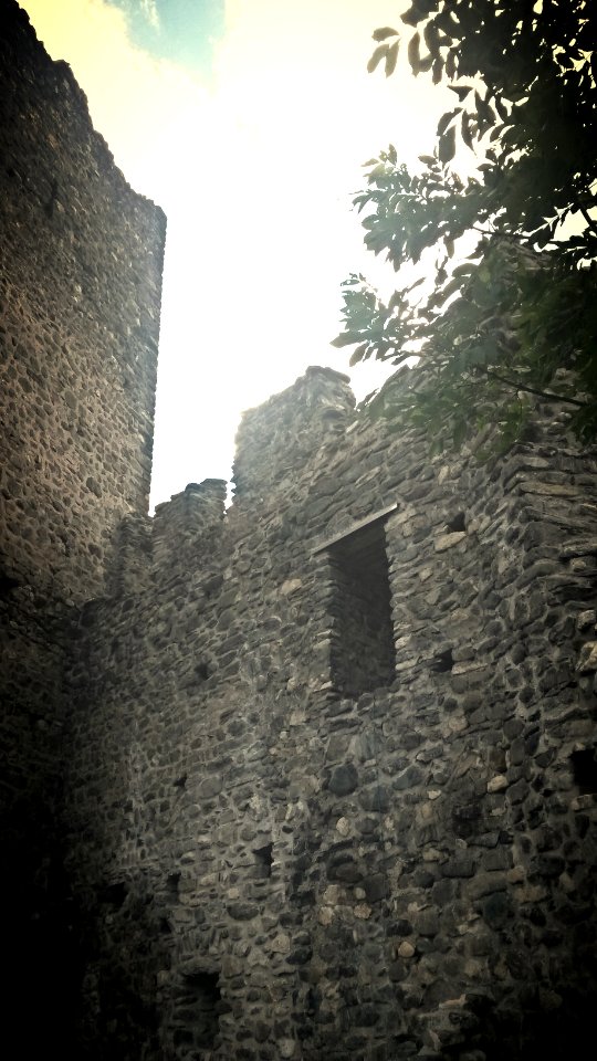Ruine der Burg Strassberg in Malix
