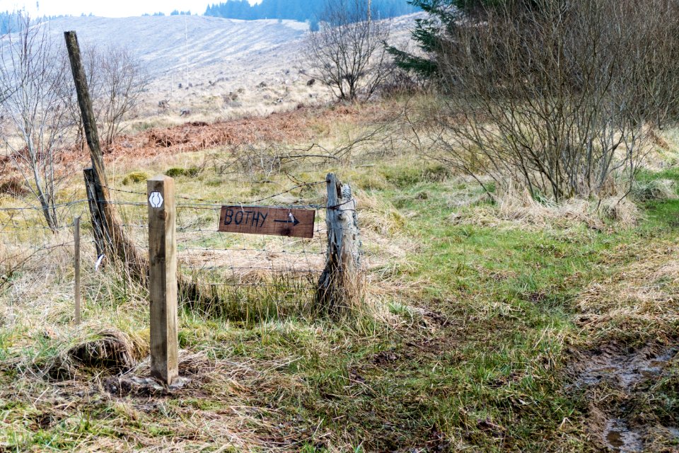 Sign to Brattleburn Bothy