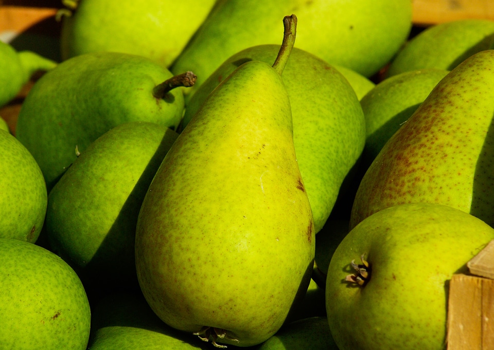 Pears garden market
