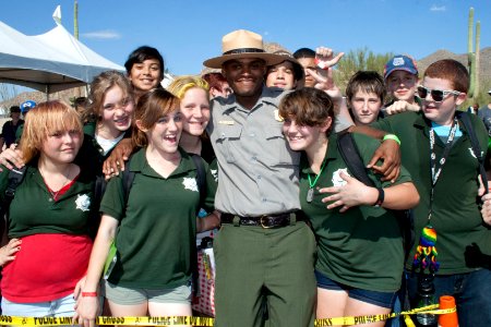 Park ranger with students. Photo by NPS/Todd M. Edgar.