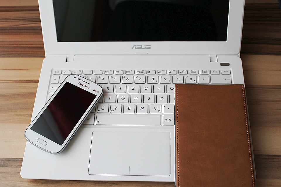 Smartphone home office work