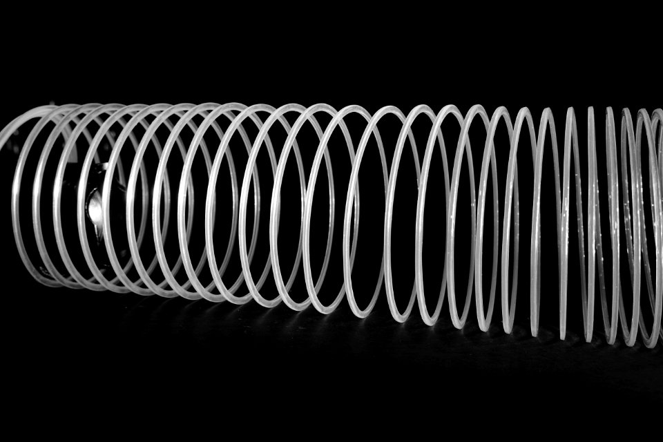 Propagacion de la luz en una fibra optica de plastico (foto real)